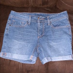 Women’s Size 8 Jean Shorts.